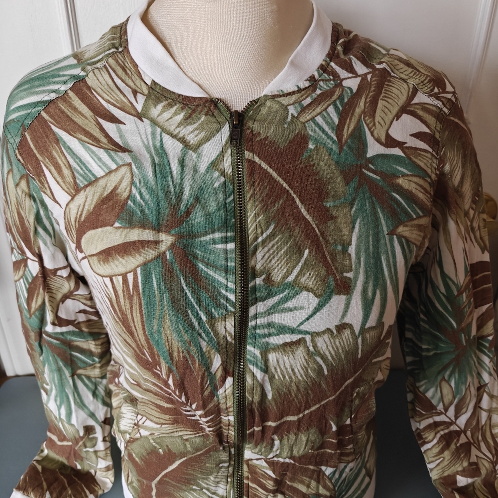 Jungle safari leaf print bomber jacket - Size Small - vacation, resort, summer